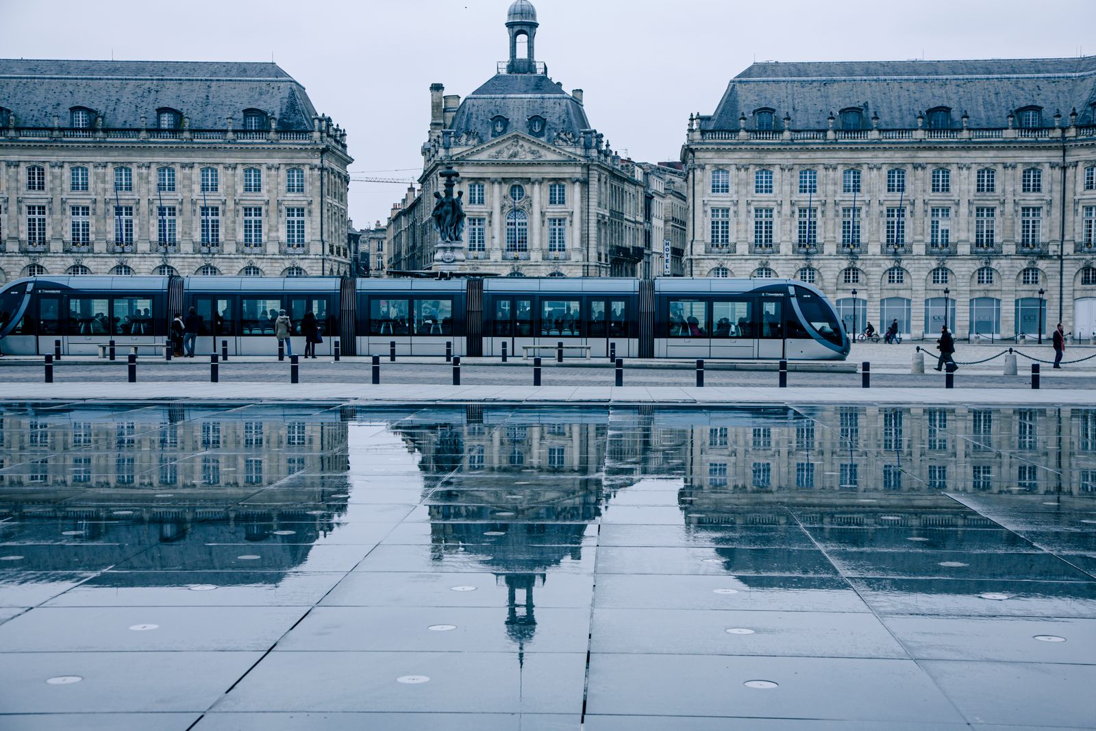 La place de la Bourse et le Miroir d’eau à Bordeaux